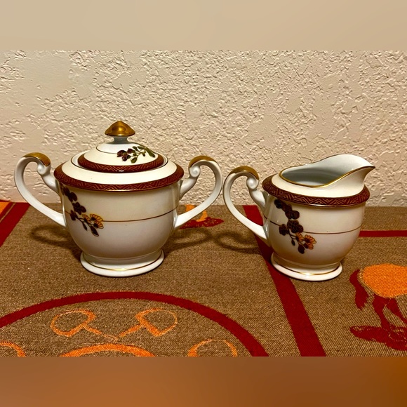 Set of 2 Vintage Hakusan China Porcelain Flower Sugar Bowl & Creamer W/ Gold - Picture 2 of 6